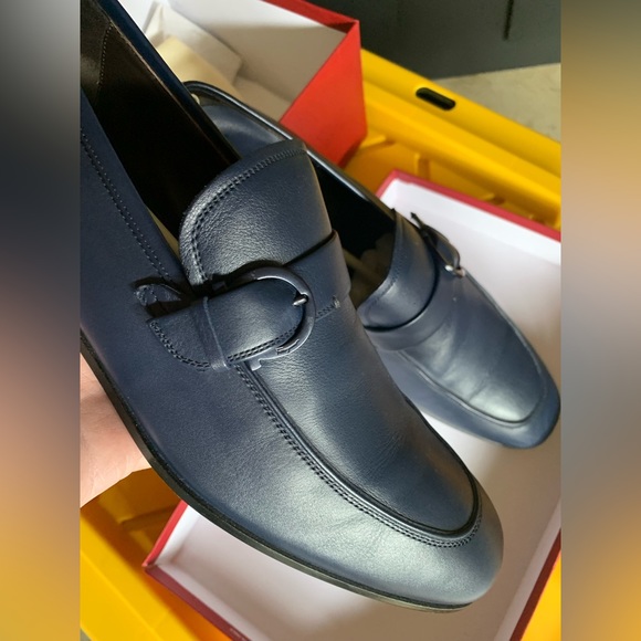 SALVATORE FERRAGAMO - Picture 3 of 12